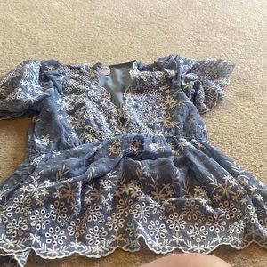 Arula dress up size X shirt